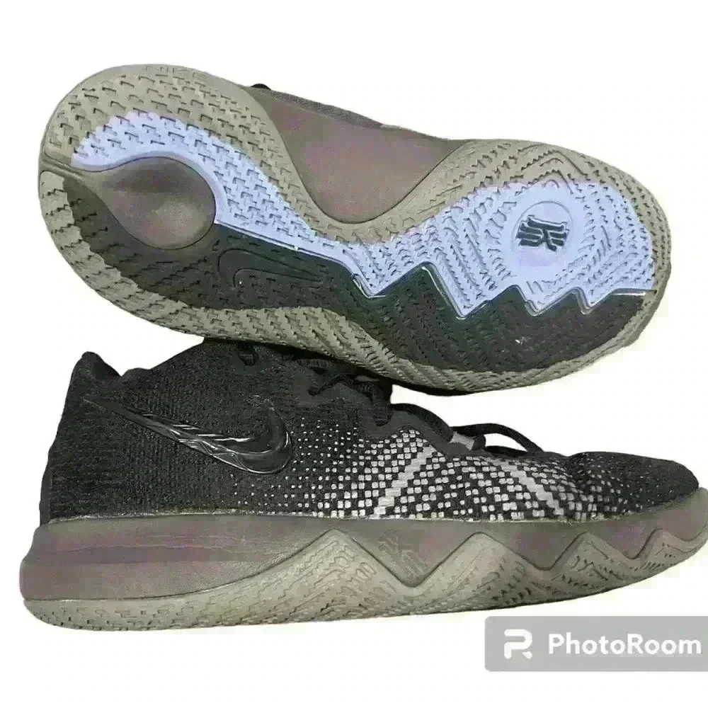 Nike Kyrie Flytrap Basketball Shoes Size 6.5